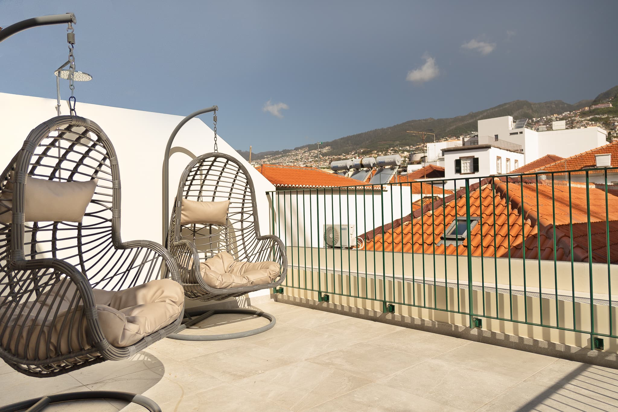 Outdoor Deluxe